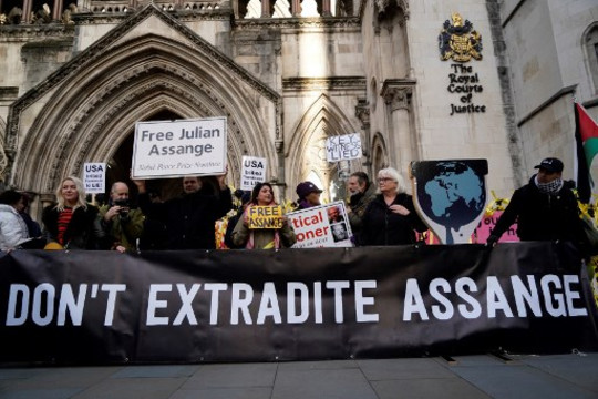 Julian assange extradition